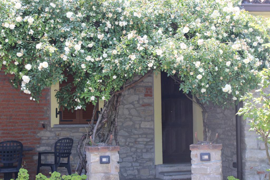 La Casa Di Valerio Villa Montabone Exteriör bild
